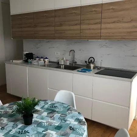 Garden View Salandra - Policlinico Apartment
